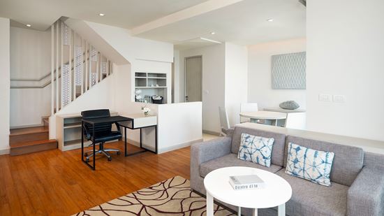Club Duplex - Living Room
