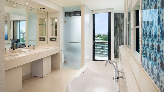 Grand Deluxe - Bathroom