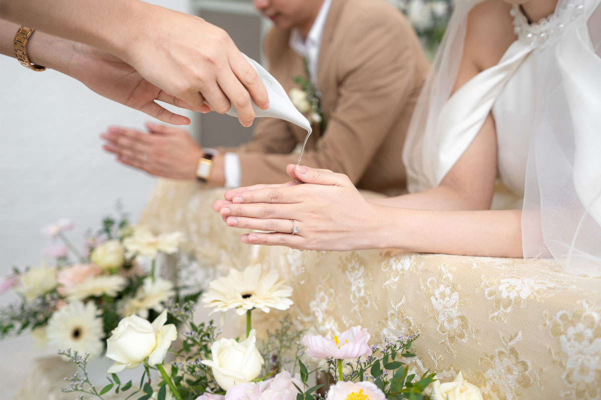 Water Pouring Ceremony - アマリ パタヤ